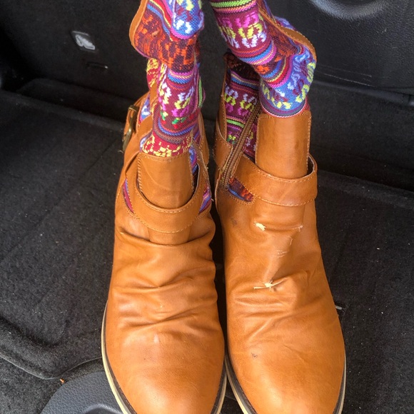 Colorful Patterned Leather Boots - Picture 4 of 6